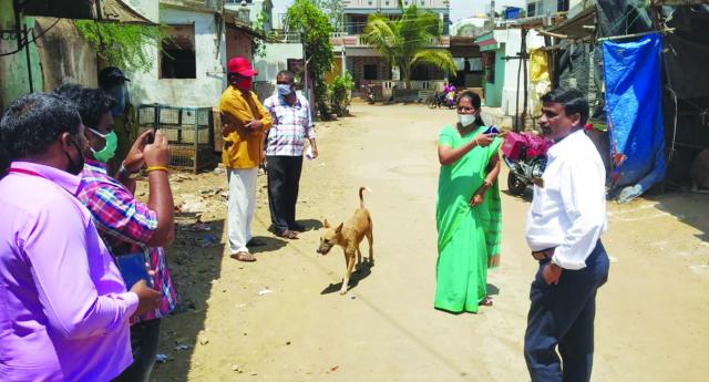 ಸ್ವಚ್ಛತೆಗೆ ಹೆಚ್ಚಿನ ಆದ್ಯತೆ ನೀಡುವಂತೆ ತಹಸೀಲ್ದಾರ ಮಾಂಸ ಮಾರಾಟಗಾರರಿಗೆ ಸೂಚನೆ